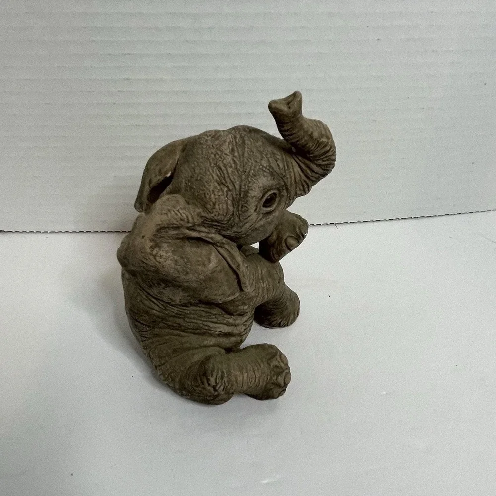 Elephant Statue Sitting  Herd Brand 1989 4
